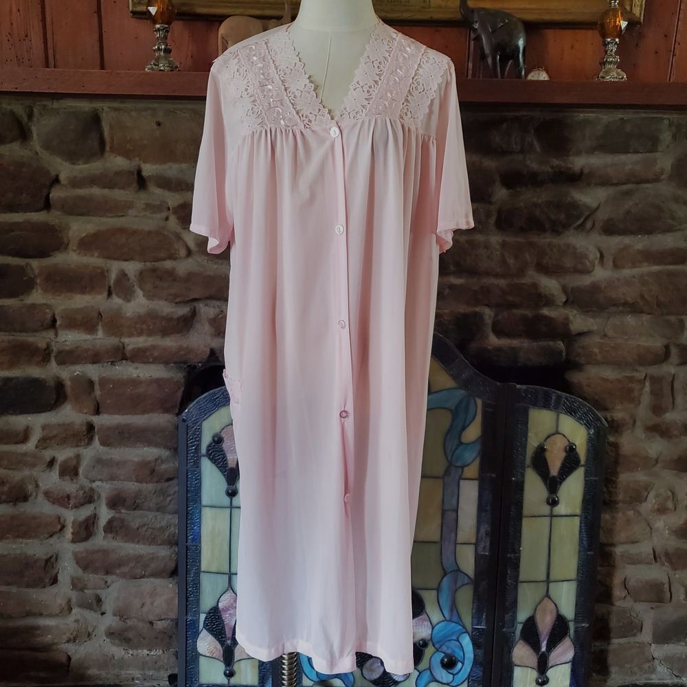 Vintage Danni Pink Nylon Robe Housecoat Button Front Lace Pocket Large USA